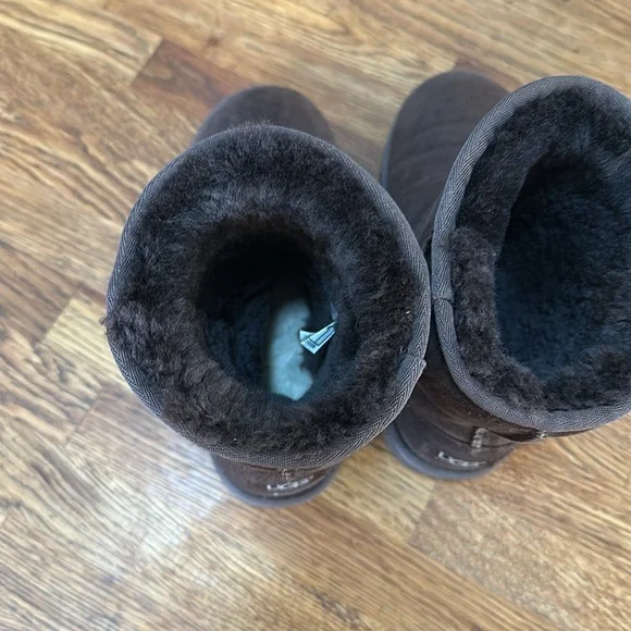 ugg dark brown classic mid shaft boots - used - Picture 5 of 9
